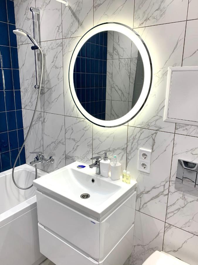 Navy City Center Apartment Двокімнатні Апартаменти В Центрі Міста Poltava Dış mekan fotoğraf
